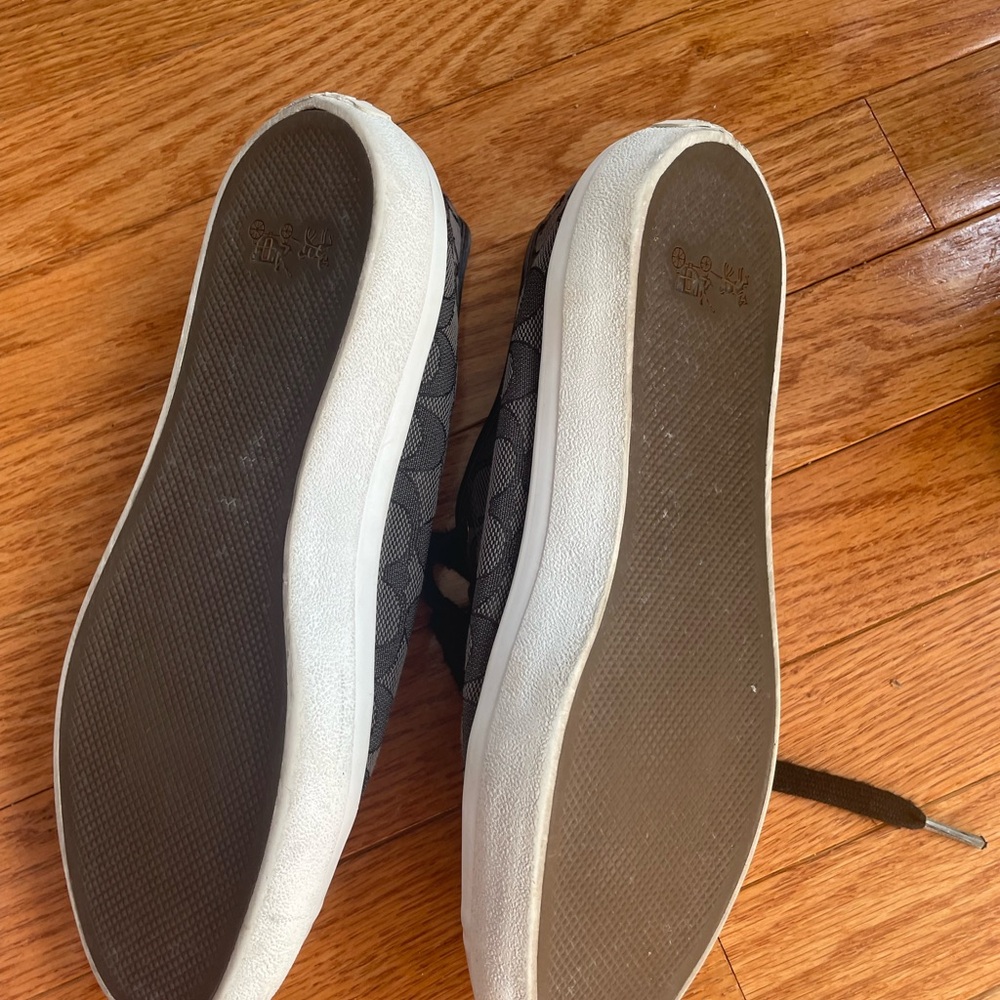 Coach Black and White Low-Top Sneakers with Retro Design - Picture 4 of 9